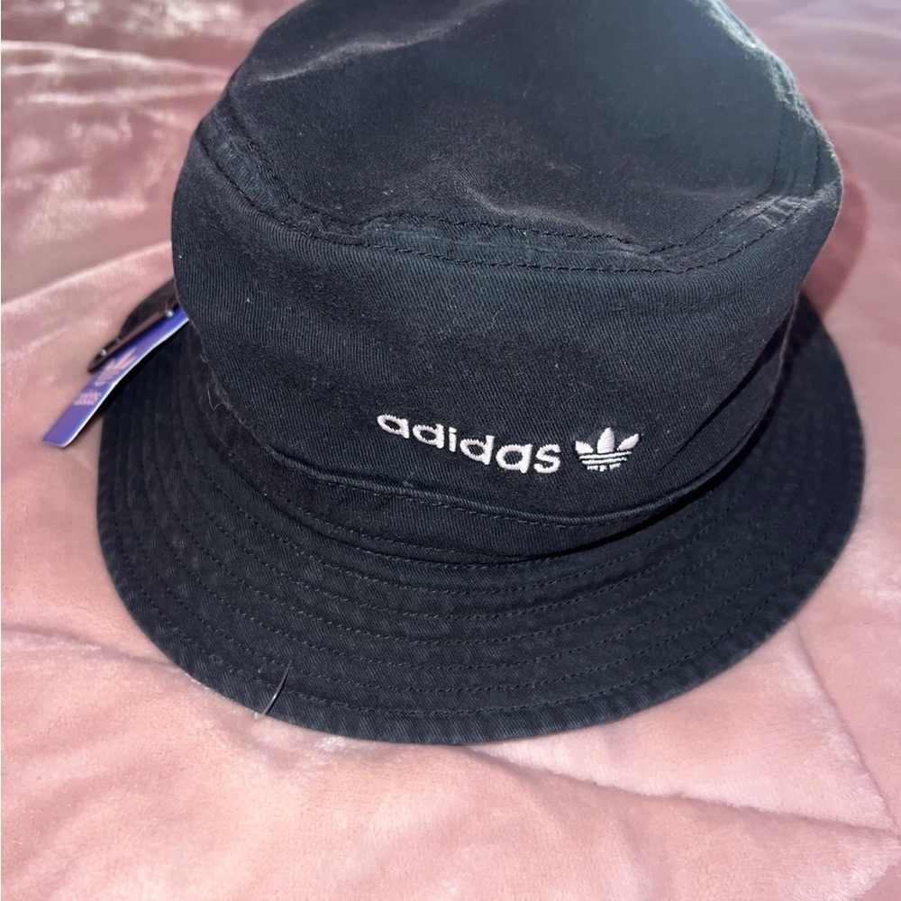 Adidas bucket hat with tags